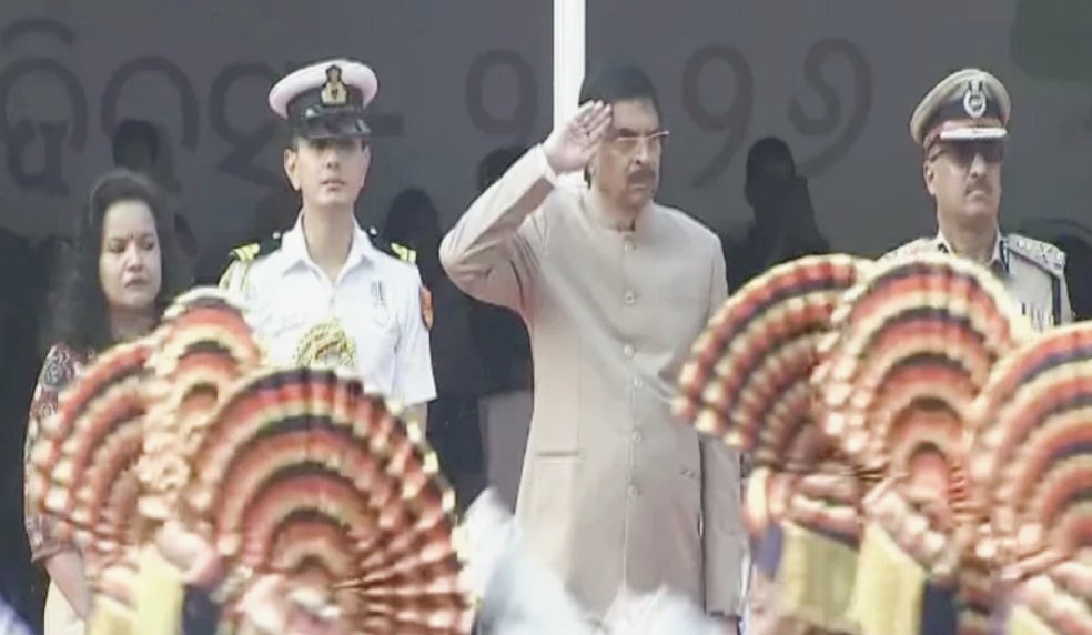 ଗାନ୍ଧିମାର୍ଗରେ ଜାତୀୟ ପତାକା ଉତ୍ତୋଳନ କଲେ ରାଜ୍ୟପାଳ