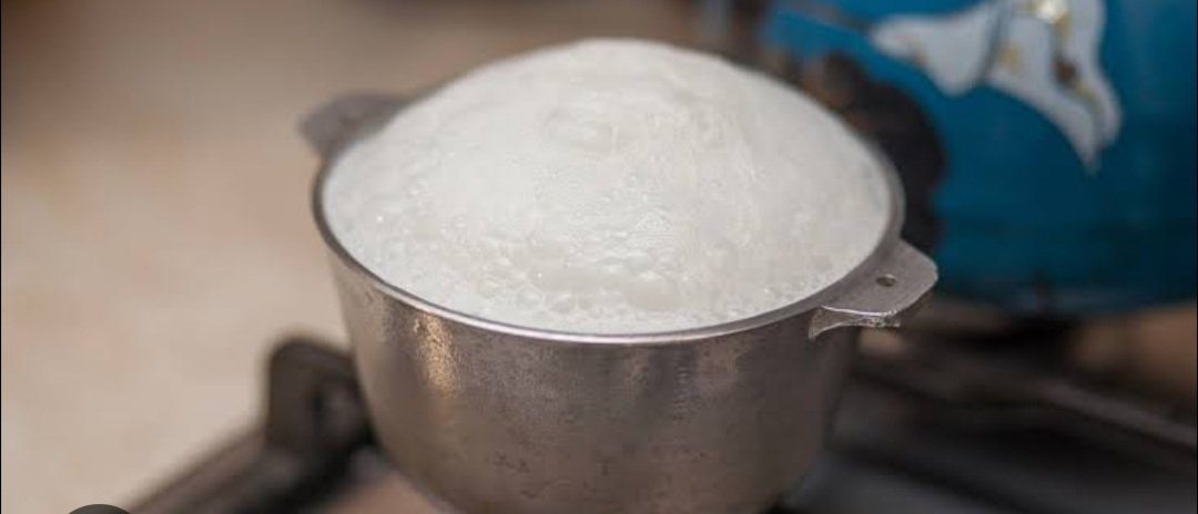 କ୍ଷୀରକୁ କଦାପି ଖୋଲା ରଖନ୍ତୁ ନାହିଁ, ପରିବାରରେ ସୃଷ୍ଟି ହୁଏ କଳହ 