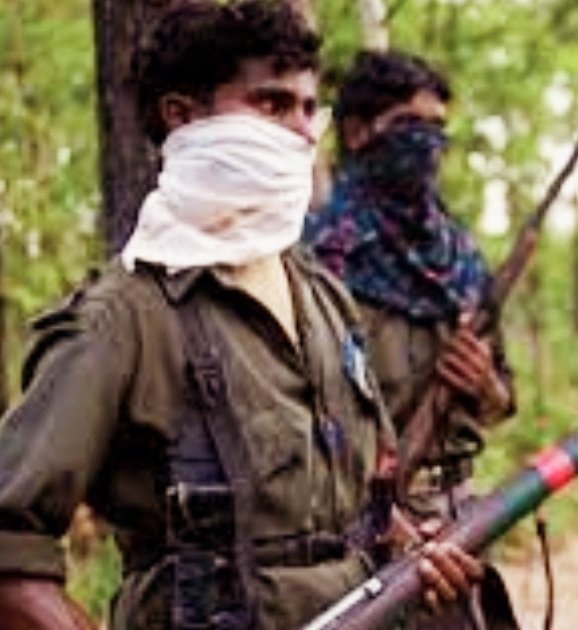 ଆତ୍ମସମର୍ପଣ କରିବା ପରେ ବନ୍ଧୁକ ଛାଡିବାକୁ ଆହ୍ବାନ ଦେଲେ କୁଖ୍ୟାତ ମାଓନେତା 