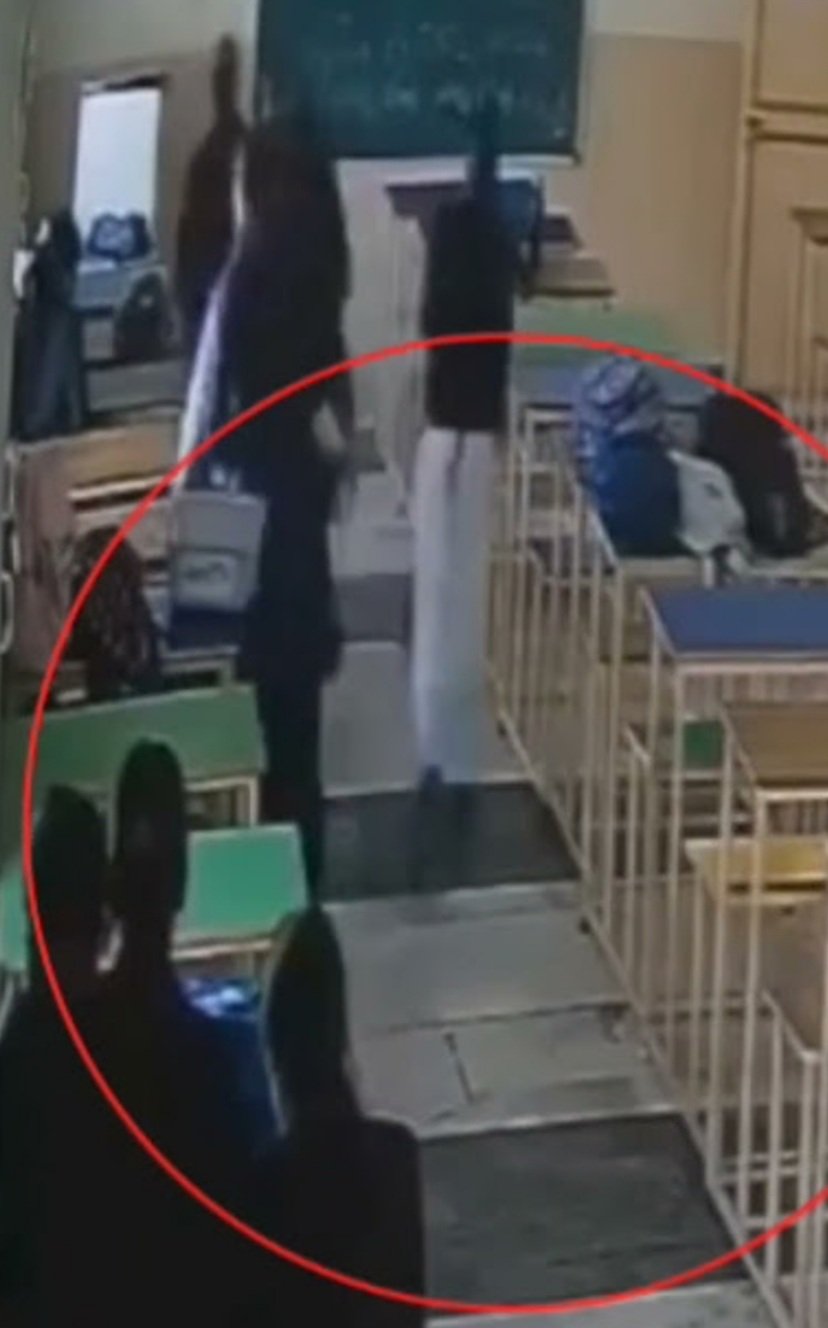 ପ୍ରଥମ ବର୍ଷର ଆଇନ ଛାତ୍ର ସହପାଠୀଙ୍କୁ ଗୁଳି କରି ହତ୍ୟା ପରେ ନିଜକୁ କରିଲେ ଗୁଳି 