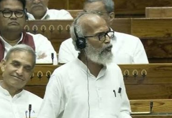  ସାଂସଦ ପ୍ରତାପ ଷଡଙ୍ଗୀଙ୍କ ପ୍ରଶ୍ନରେ ଏହି ଉତ୍ତର ରଖିଲେ ଅଶ୍ୱନୀ ବୈଷ୍ଣବ