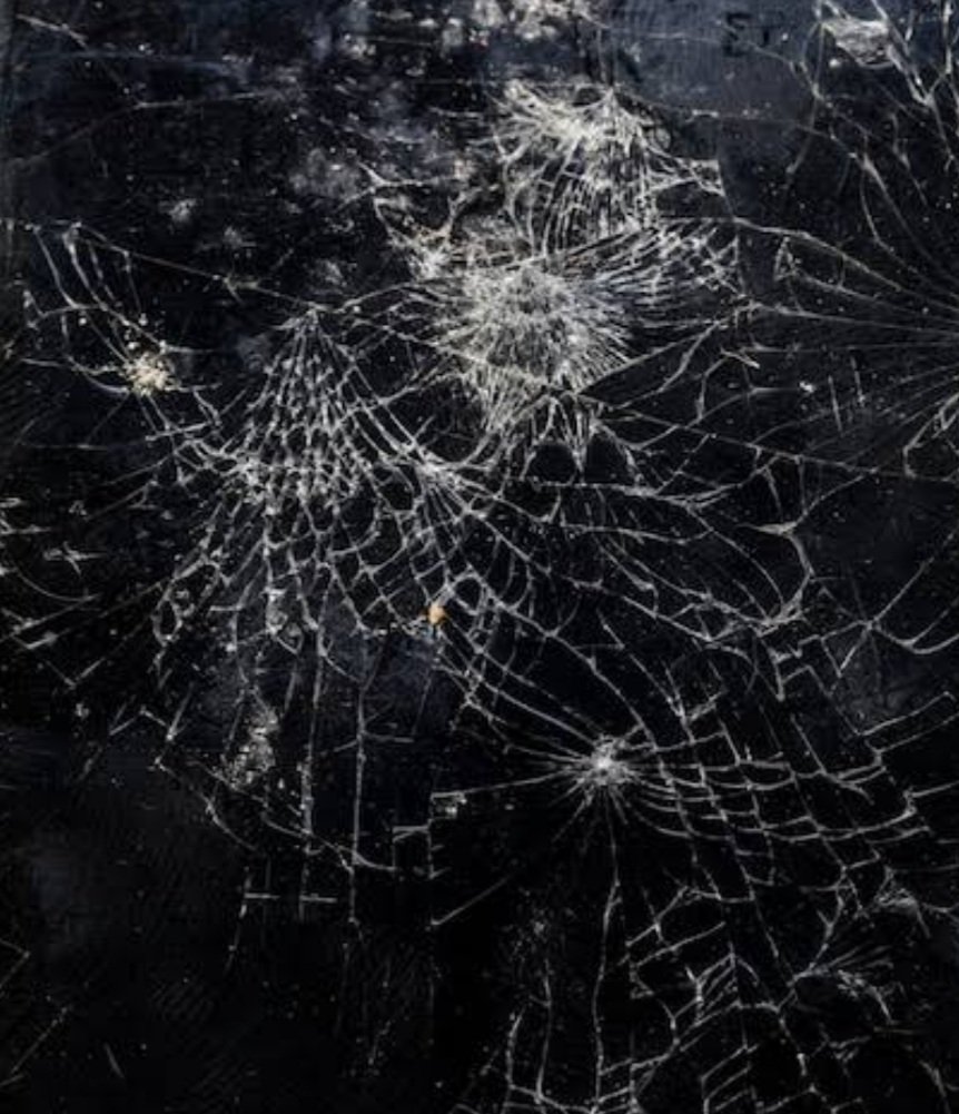 ଘରେ ରଖନ୍ତୁ ନାହିଁ ଭାଙ୍ଗି ଯାଇଥିବା କାଚ