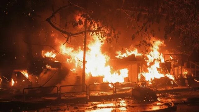 ପାରାଦୀପ ମୁଖ୍ୟ ପରିବା ମାର୍କେଟରେ ଅଗ୍ନିକାଣ୍ଡ, ୬୫ ଦୋକାନ ଜଳିଗଲା