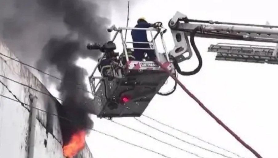 ଛାତ ଫଟାଇ ୨୧ ଘଣ୍ଟା ଧରି ଜଳିଲା ଲିଙ୍ଗିପୁର ସୁପରମାର୍ଟ