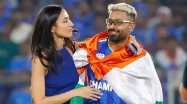 ସେଲିବ୍ରେଶନ ସମୟରେ ଜାତୀୟ ପତାକାକୁ ଅସମ୍ମାନ