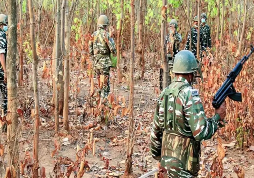 ଏକେ-୪୭ ସହ ମୋଷ୍ଟ ୱାଣ୍ଟେଡ ମାଓବାଦୀ ନେତା ଶୁକ୍ରୁର କଲା ଆତ୍ମସମର୍ପଣ