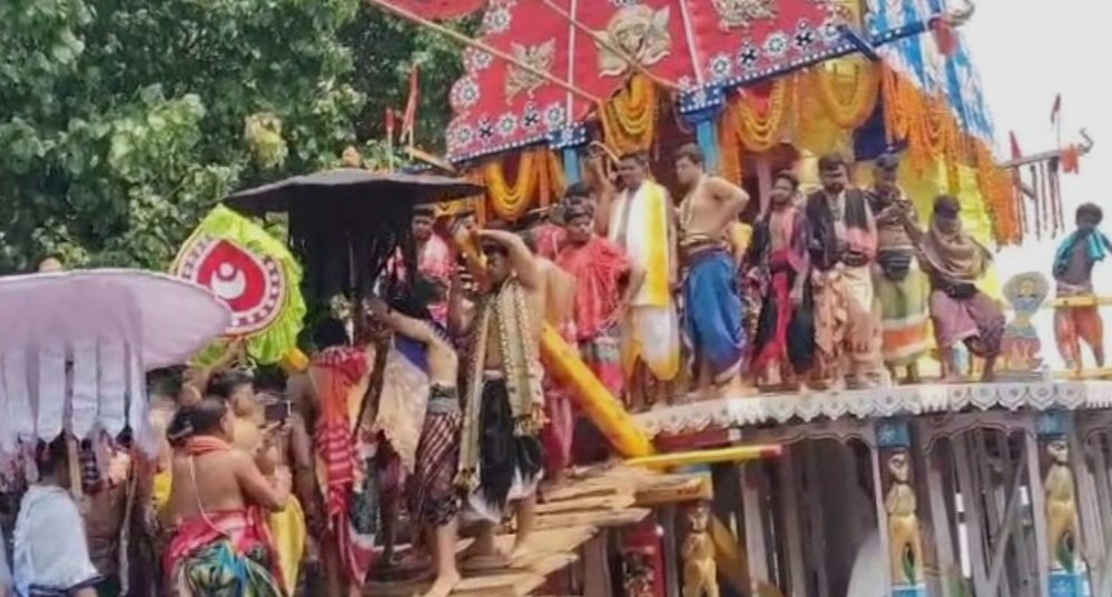  କାଲି ଅଟକିଥିଲା ରୁକୁଣା ରଥ , ଆଜି ଅପରାହ୍ଣ ୨ଟାରୁ ପୁଣି ହେବ ଟଣା