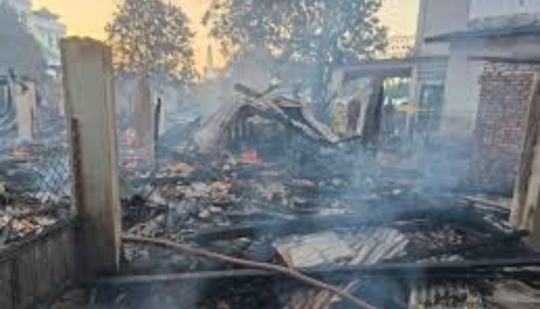 ଗ୍ୟାସ୍ ଲିକ ହୋଇ ପୋଡିଗଲା ଦୁଇ ବଖରା ଘର