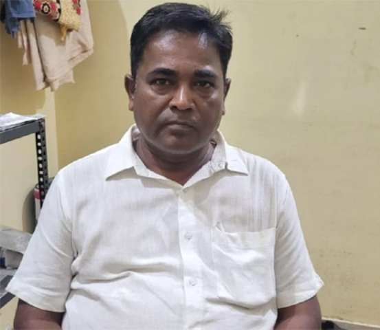 OPHWC ଡେପୁଟି ମ୍ୟାନେଜରଙ୍କ ଘରେ ଟ୍ରଙ୍କ୍ ଟ୍ରଙ୍କ୍ ଭର୍ତ୍ତି ଟଙ୍କା