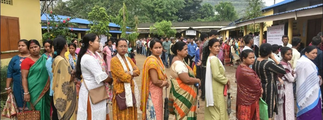 ଭୋଟ୍ ଦେବା ସମୟରେ ବିଜେପି ଓ କଂଗ୍ରେସ କର୍ମୀଙ୍କ ମଧ୍ୟରେ ମୁହାଁମୁହିଁ ପରିସ୍ଥିତି