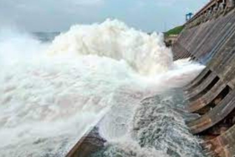ହୀରାକୁଦରେ ୧୪ ଗେଟ ଖୋଲା