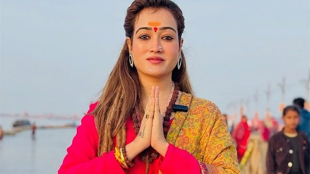 ଇନ୍‌ଷ୍ଟାଗ୍ରାମରେ ୧୦ ଲକ୍ଷ ଫଲୋଅର୍ସ, କିନ୍ତୁ ସନ୍ୟାସିନୀ ପାଲଟିଲେ ହର୍ଷା