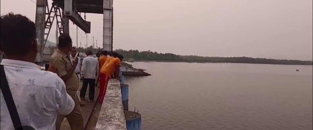 ସୁଧୀର ପାତ୍ର ହତ୍ୟା ଘଟଣା: ବାଘୁଆ ଡ୍ୟାମରେ ବନ୍ଧୁକ ଖୋଜାଖୋଜି ଜାରି ରଖିଛି ଅଗ୍ନିଶମ ବିଭାଗ