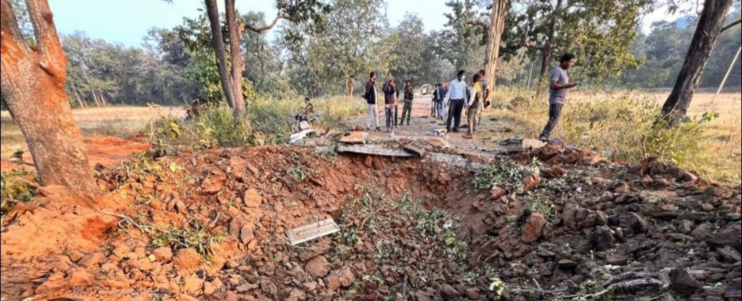 ମାଓ ଦମନ ଅପରେସନ୍‌ରେ ବେଳେ ଆଇଇଡି ବିସ୍ଫୋରଣ, ୩ ଯବାନ ଗୁରୁତର