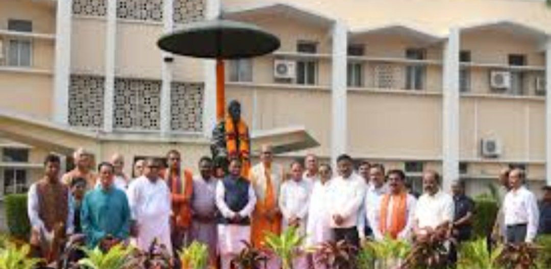 ଗୋପବନ୍ଧୁ ଦାସଙ୍କ ଶ୍ରାଦ୍ଧବାର୍ଷିକୀ, ଶ୍ରଦ୍ଧାଞ୍ଜଳି ଅର୍ପଣ କଲେ ମୁଖ୍ଯମନ୍ତ୍ରୀ 
