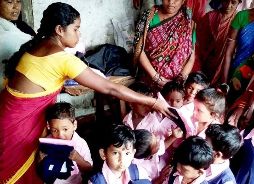 ବୃଦ୍ଧି ହେବ ଅଙ୍ଗନବାଡ଼ି କର୍ମୀ ଓ ସହାୟିକାଙ୍କ ଦରମା !