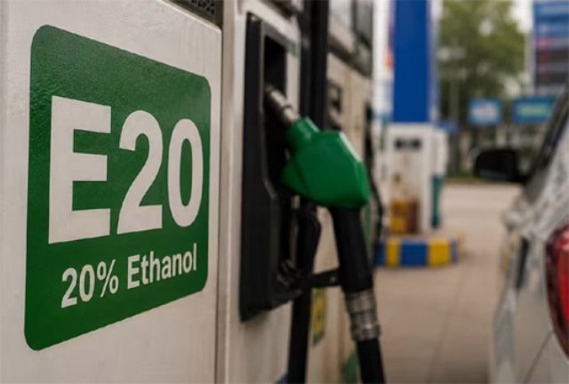E20 ପେଟ୍ରୋଲ୍ ବନ୍ଦ କରି ଶୁଦ୍ଧ ପେଟ୍ରୋଲ୍ ବିକ୍ରି କରିବେ ସରକାର !
