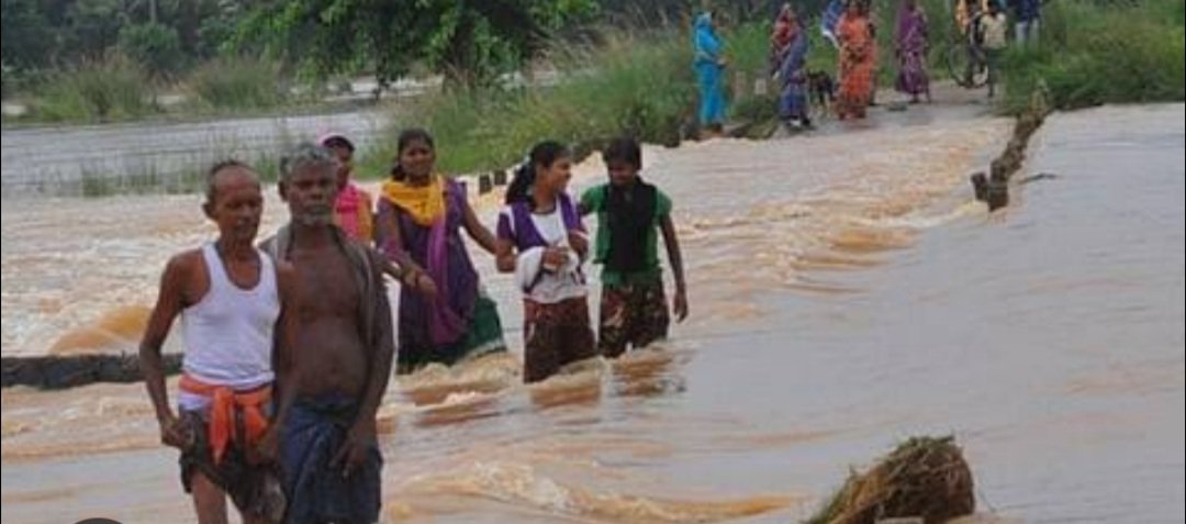  ବୈତରଣୀ ନଦୀରେ ତୃତୀୟ ଥର ବନ୍ୟା: ପୁଣି ଘରେ ପଶିଛି ବନ୍ୟା ପାଣି