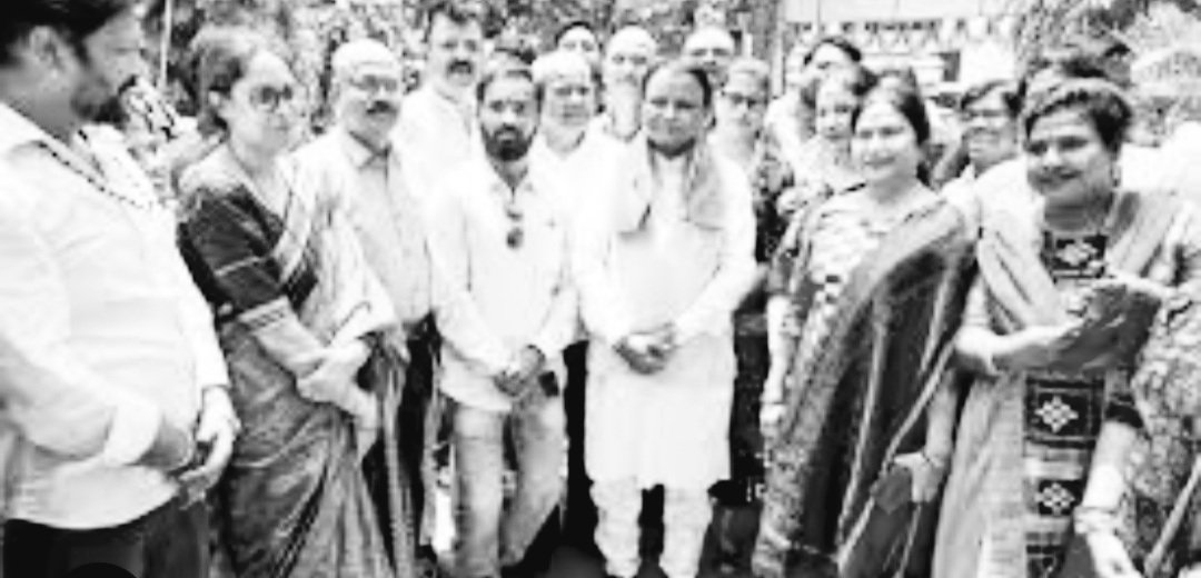 ଛାତ୍ରଛାତ୍ରୀଙ୍କୁ ନିଜର କ୍ୟାରିୟର ଗଢିବା ଉପରେ ଫୋକସ୍ କରିବାକୁ ପରାମର୍ଶ ଦେଲେ ମୁଖ୍ୟମନ୍ତ୍ରୀ 