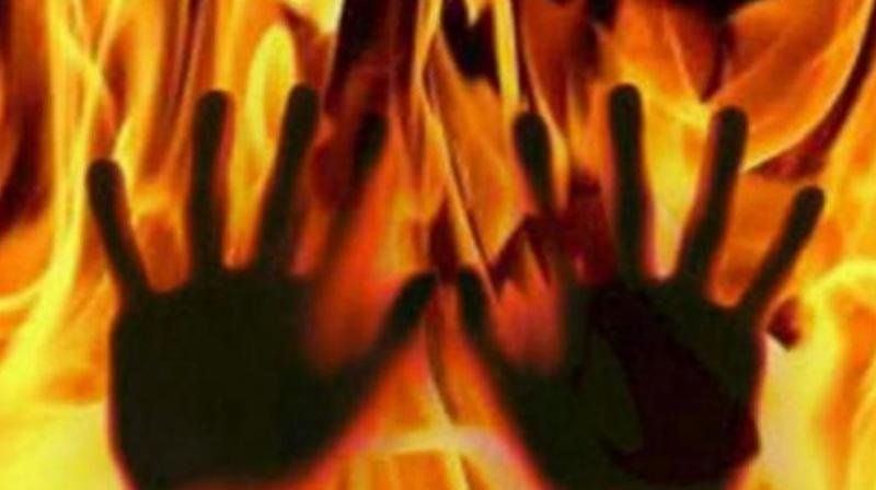 ଦେହରେ କିରୋସିନ ଢ଼ାଲି ଆତ୍ମହତ୍ୟା କଲେ ନାବାଳିକା, କାରଣ ଜାଣିଲେ ହେବେ ଆଶ୍ଚର୍ଯ୍ୟ