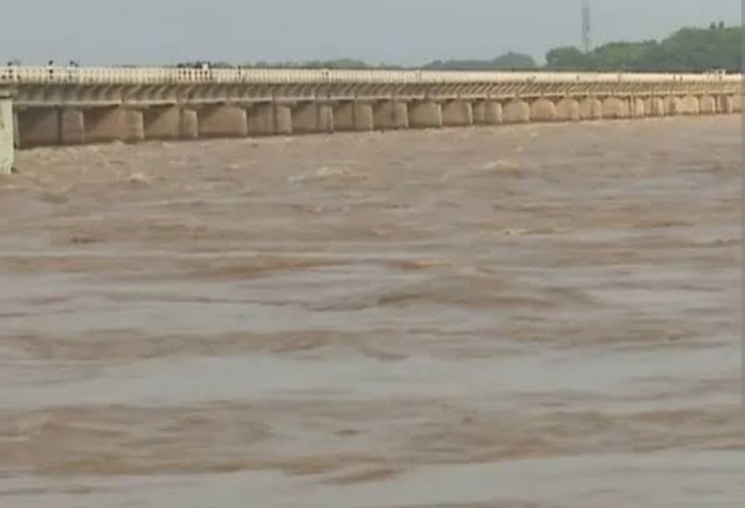 ମହାନଦୀରେ ଉପୁଜିଛି ବଡ଼ବନ୍ୟା ଆଶଙ୍କା