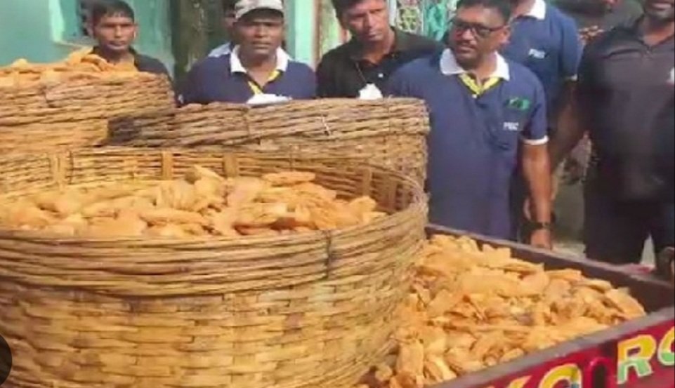 ୭ଟି ଖଜା ଭାଟିରେ ଚଢ଼ଉ: ନଷ୍ଟ କରାଗଲା ଗୋଟିଏ ଟ୍ରାକ୍ଟର ଖଜା 