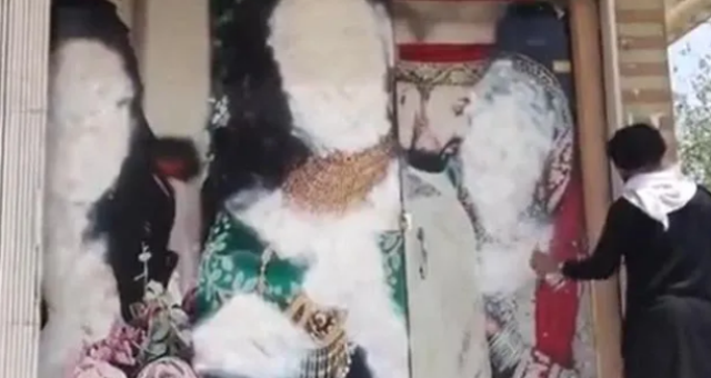 ମହିଳାଙ୍କୁ ତାଲିବାନୀଙ୍କ ଏମିତି ସମ୍ମାନ : ବିଜ୍ଞାପନ ପୋଷ୍ଟରରେ ବି କାଳି ବୋଳିଦେଲେ 