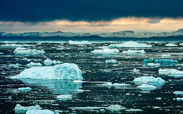 ବିପଦ ସଙ୍କେତ ଦେଲେ ପରିବେଶବିତ୍  : ପ୍ରଥମଥର ଗ୍ରୀନଲାଣ୍ଡରେ ବର୍ଷା