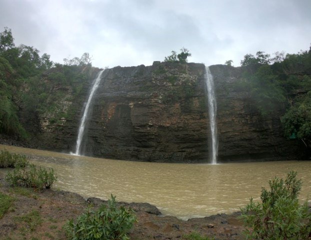 ଗୋଧସ ଜଳପ୍ରପାତରେ ଭାସିଗଲେ ୩ ଜଣ