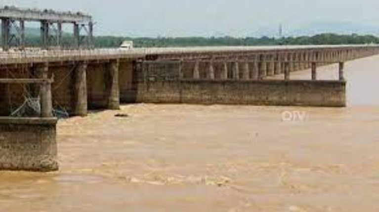 ଆସନ୍ତାକାଲି ମୁଣ୍ଡଳିରେ ପ୍ରବାହିତ ହେବ ୮ ଲକ୍ଷ କ୍ୟୁସେକ୍‌ ବନ୍ୟାଜଳ
