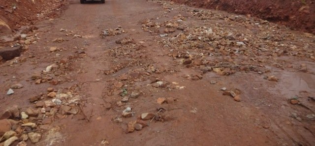 ମୁଖ୍ୟମନ୍ତ୍ରୀଙ୍କୁ ଏମିତି ଚିଠି ଲେଖିଲେ ଯୁବତୀ: ‘ଆମ ଗାଁକୁ ରାସ୍ତା ନହେବା ଯାଏ ବାହା ହେବିନି’ 