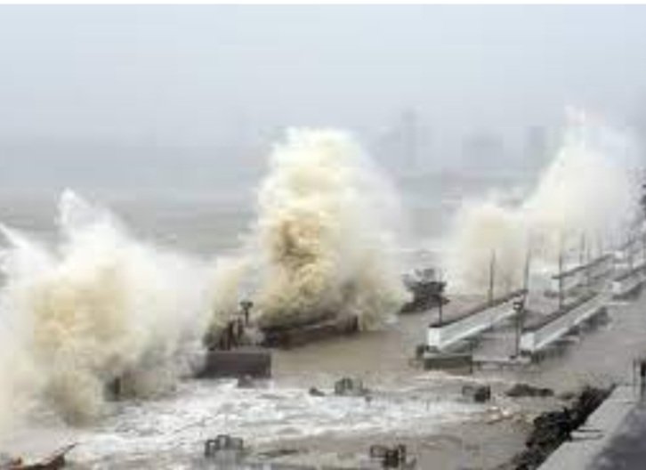 ଆସନ୍ତାକାଲି ସଂଧ୍ୟାରେ ଲ୍ୟାଣ୍ଡଫଲ କରିବ ବାତ୍ୟା, ଜାଣନ୍ତୁ କୋଉଠି