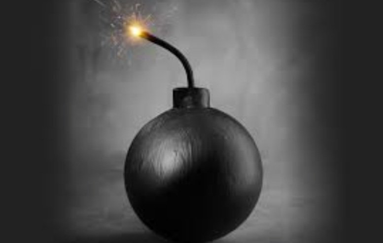 ବିଧାୟକଙ୍କ ଗାଡ଼ିକୁ ବୋମାମାଡ଼