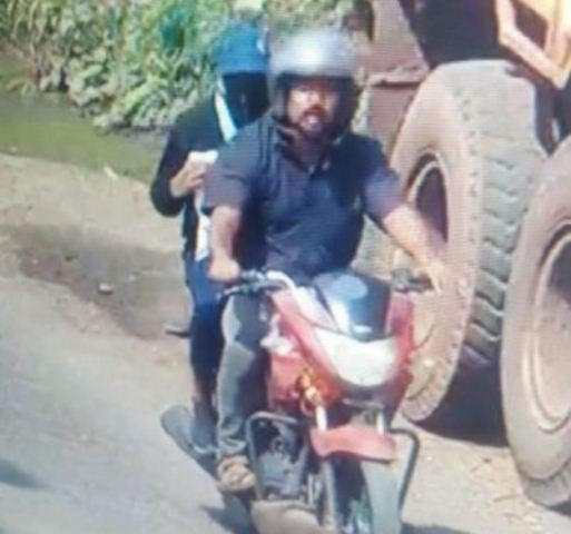 ବିଧାୟକଙ୍କ ଗାଡି ଉପରେ ବୋମା ମାଡ ଘଟଣା: ଦୁଇ ଜଣଙ୍କ ଫଟୋ ଜାରି