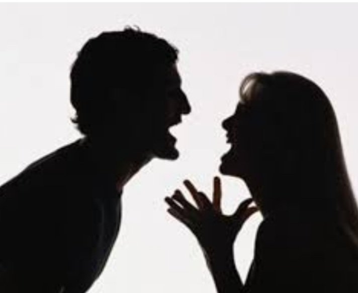 ଏହି ୪ କାରଣ ପାଇଁ ପତି-ପତ୍ନୀ ସମ୍ପର୍କରେ ହୋଇଥାଏ ଫାଟ, ଭାଙ୍ଗିଯାଏ ମଧୁର ସମ୍ପର୍କ