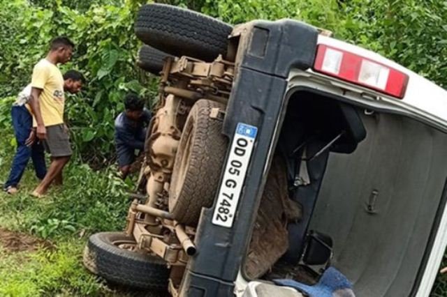 ଓଲଟିଲା ମନ୍ତ୍ରୀଙ୍କ ଏସ୍‌କର୍ଟ ଗାଡ଼ି