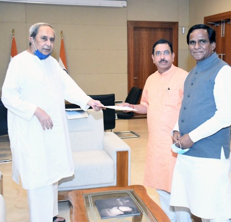 ନବୀନଙ୍କୁ ଭେଟିଲେ ୨ କେନ୍ଦ୍ରମନ୍ତ୍ରୀ