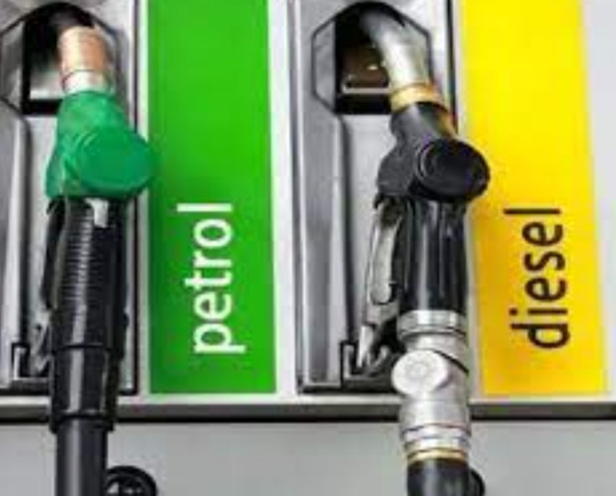 ମଧ୍ୟରାତ୍ରିରୁ ଲାଗୁ ହେଲା ନୂଆ ତୈଳ ଦର, ଜାଣନ୍ତୁ କେତେ?