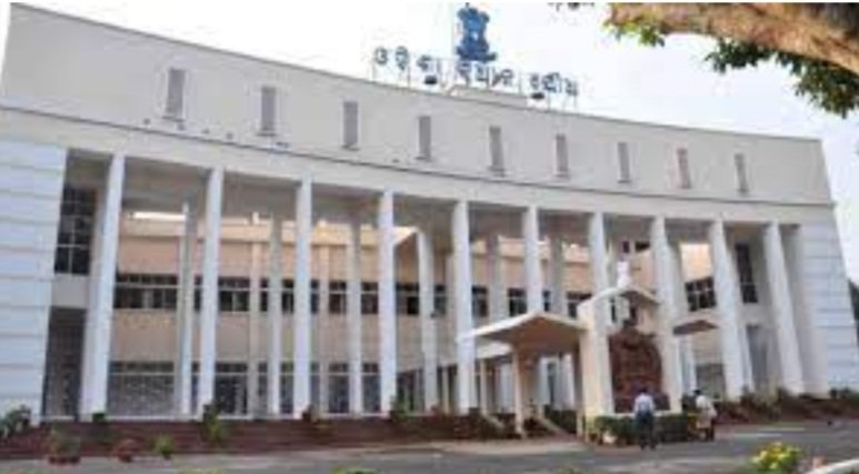 ଗୃହରେ ହଙ୍ଗାମା, ୪ଟା ଯାଏଁ ଗୃହ ମୁଲତବୀ