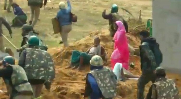 କାଲିର ଲାଠି ଚାର୍ଜ ପରେ ପୁରୁଷ ଶୂନ୍ୟ ଢିଙ୍କିଆ ଗାଁ’